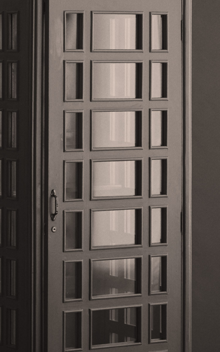 SHIPS NINE CASE 2024 Fall/Winter