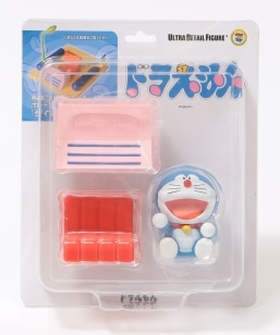 SOUVENIRS: ULTRA DETAIL FIGURE(TM) 1500