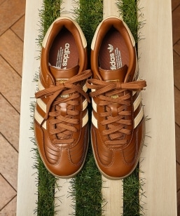 �ySHIPS EXCLUSIVE�zadidas: GAZELLE INDOOR LEATHER