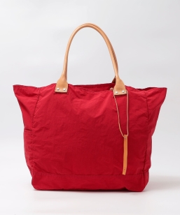 202: THE WEIGHTLESS TOTE L