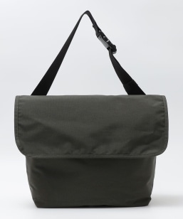 �ySHIPS�ʒ��zSTANDARD SUPPLY: �t���b�v ���b�Z���W���[ �o�b�O