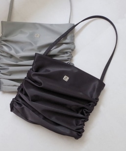 �s�\��tIRIS47: modular bag