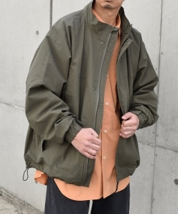 �ySHIPS any�ʒ��zHINSON: �V���[�g �����X�^�[ �u���]�� 24SS ��