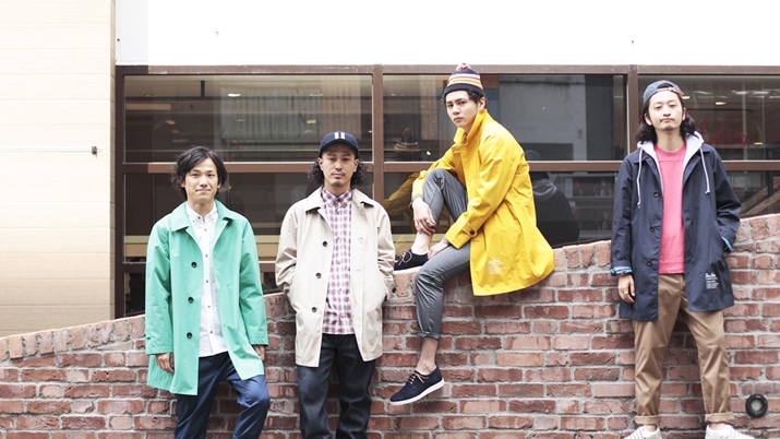 �V���b�v�X�^�b�t�������Ȃ��Asoe shirts × SHIPS JET BLUE�̃J���t���R�[�g